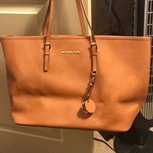 Brown Micheal Kors jet setter tote